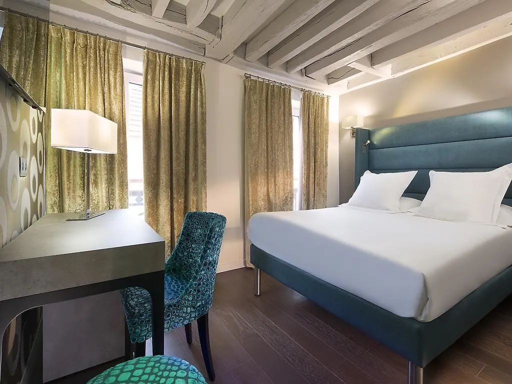 Hotel Jacques De Molay Paris