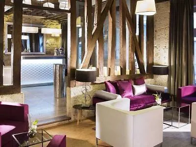 Jacques De Molay Hotel