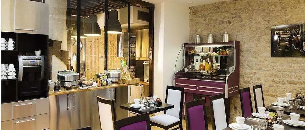 Hotel Jacques De Molay 3*