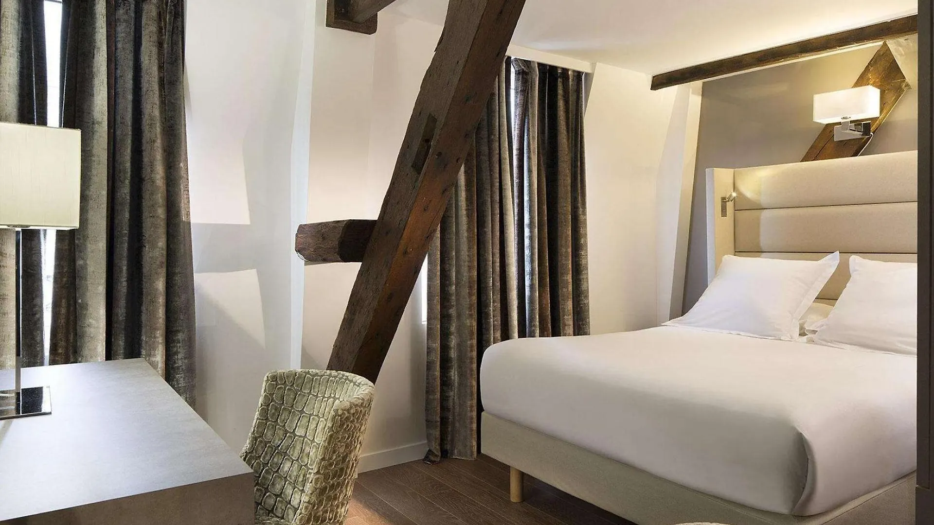 Hotel Jacques De Molay 3*