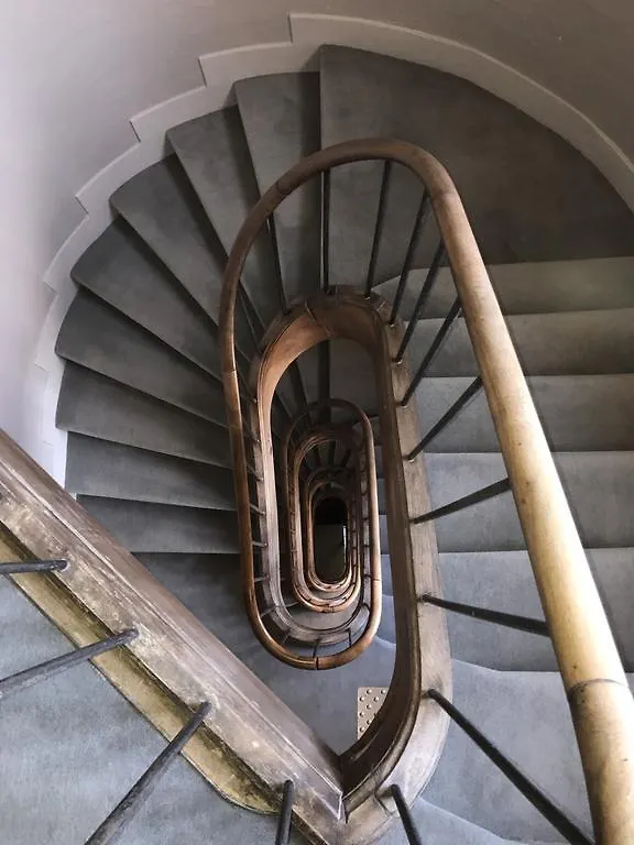 Hotel Jacques De Molay