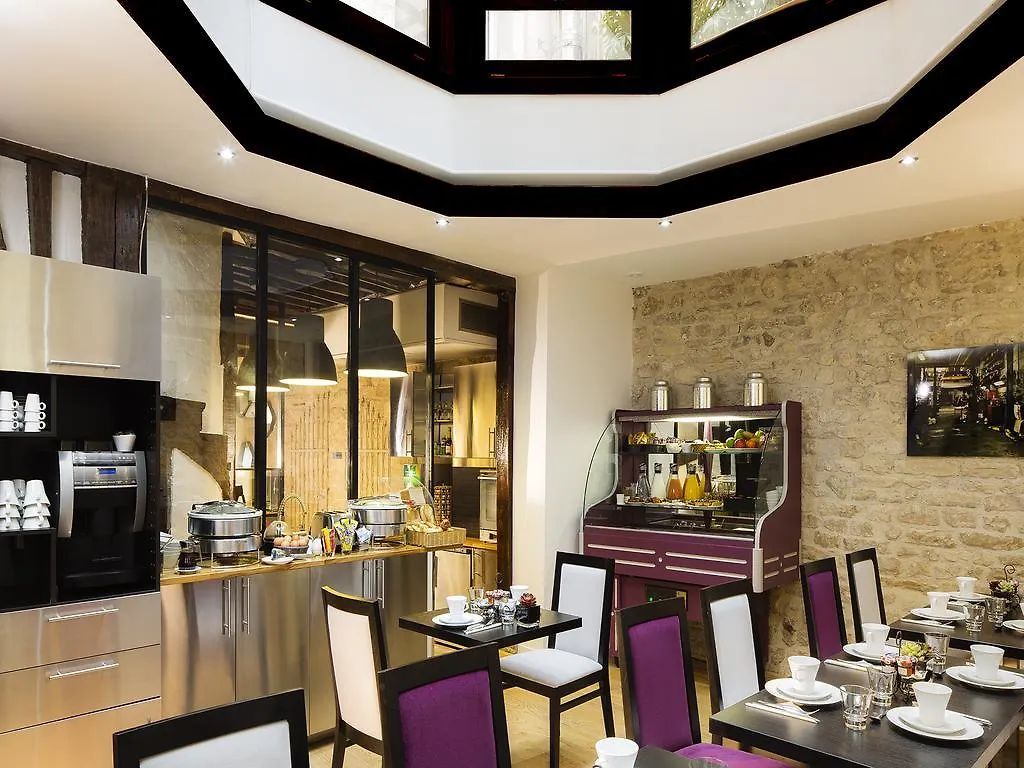 Jacques De Molay Hotel 3*